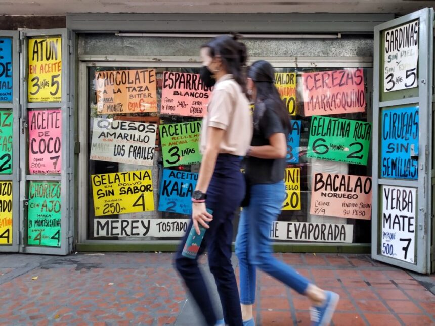 entre-inflacion,-devaluacion-y-dolarizacion:-los-venezolanos-viven-su-pib-dia-a-dia