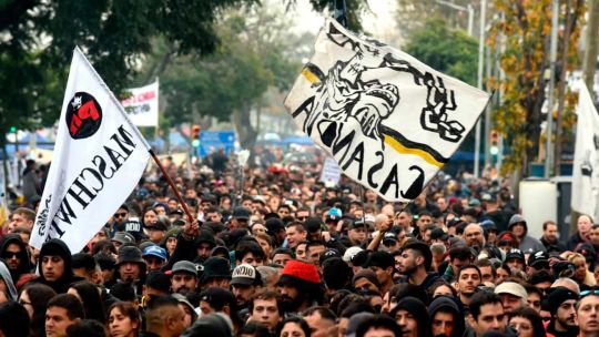 minuto-a-minuto:-una-multitud-despide-al-indio-solari-en-dominico