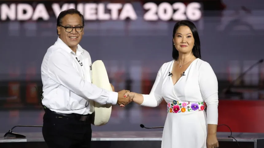 peru-define-su-futuro-en-un-balotaje-entre-keiko-fujimori-y-el-izquierdista-roberto-sanchez