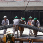 reforma-laboral:-el-gobierno-cita-a-gremios-y-empresas-para-renegociar-mas-de-100-convenios-colectivos