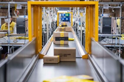 mercado-libre-abrio-un-nuevo-centro-logistico-en-don-torcuato-y-anuncio-900-nuevos-empleos