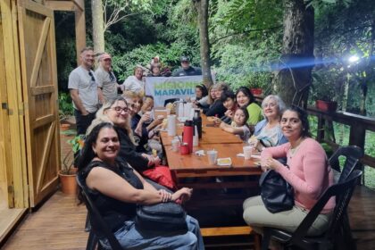 visitantes-destacaron-la-experiencia-vivida-en-el-mundial-del-mate-en-apostoles:-“estoy-disfrutando-con-todos-los-tipos-de-yerba”,-afirmo-un-turista-japones
