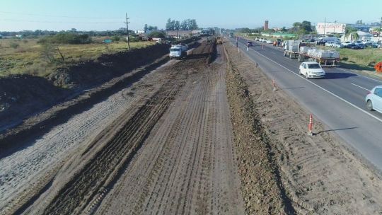 nacion-saldo-deuda-de-$2.400-millones-y-se-reanuda-la-autovia-de-la-ruta-12-en-corrientes