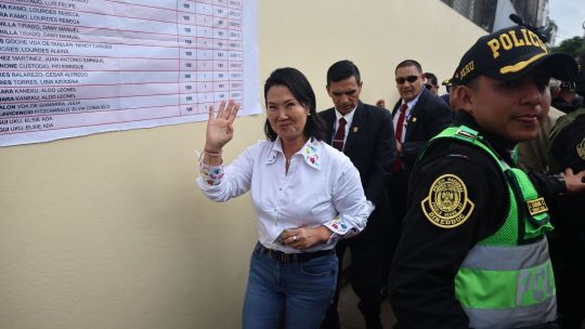 fujimori-toma-ligera-ventaja-en-renida-segunda-vuelta-en-peru