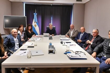 dolares-del-colchon:-las-10-claves-del-nuevo-proyecto-de-inocencia-fiscal