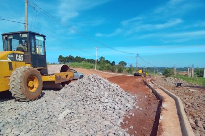 avanzan-trabajos-de-dpv-en-acceso-a-la-unau-junto-a-la-municipalidad-de-san-vicente