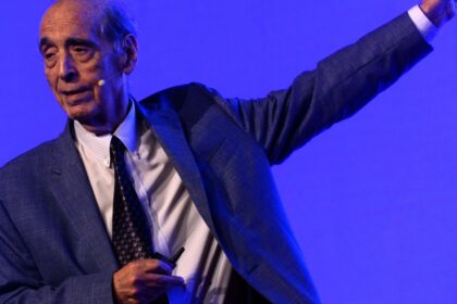 ricardo-arriazu-y-su-sugerente-analisis-del-plan-de-milei:-“nunca-vi-un-sistema-en-el-que-sobran-divisas-y-falta-empleo”