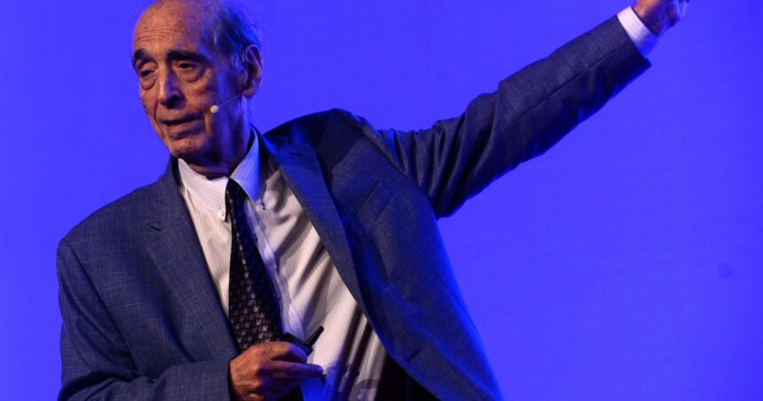 ricardo-arriazu-y-su-sugerente-analisis-del-plan-de-milei:-“nunca-vi-un-sistema-en-el-que-sobran-divisas-y-falta-empleo”