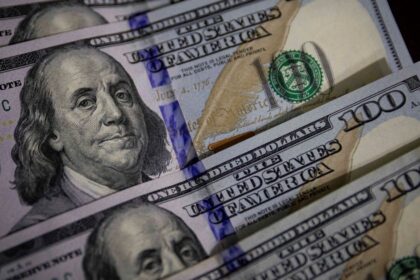 el-banco-central-volvio-a-comprar-fuerte-y-el-dolar-bajo-a-$-1.460