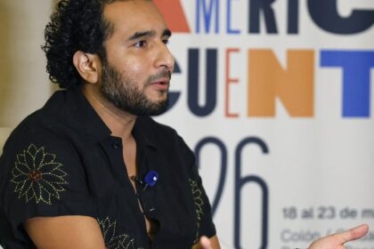 “los-migrantes-no-son-vistos-como-personas-completas”:-la-critica-del-autor-javier-zamora