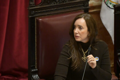 “verguenza”-y-“pen-drive-magico”:-victoria-villarruel-cruzo-fuerte-a-manuel-adorni