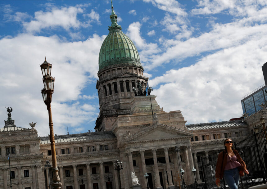 press-and-rights-groups-warn-milei-lobby-bill-could-lead-to-permanent-state-surveillance
