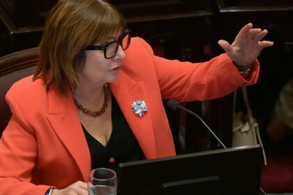 en-medio-del-escandalo-de-adorni,-bullrich-busca-destrabar-la-eliminacion-de-las-paso-y-le-lleva-una-propuesta-a-karina-milei