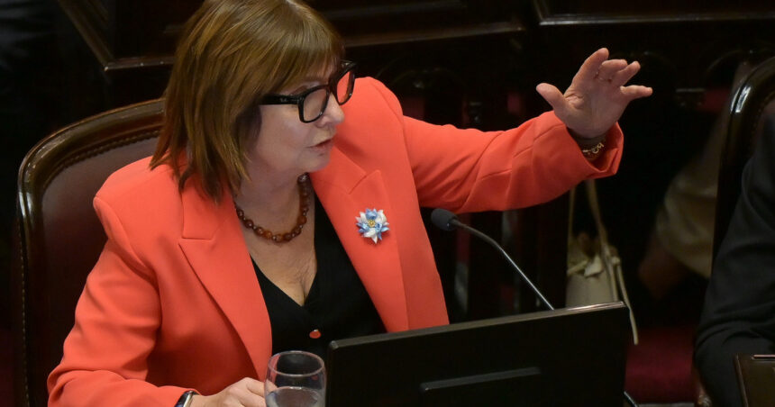 en-medio-del-escandalo-de-adorni,-bullrich-busca-destrabar-la-eliminacion-de-las-paso-y-le-lleva-una-propuesta-a-karina-milei