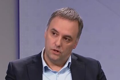 los-detalles-de-la-declaracion-jurada-de-adorni:-hizo-decenas-de-cambios-contables-y-ahora-dice-que-tiene-un-patrimonio-de-$-944-millones