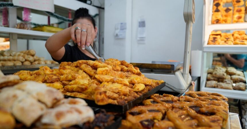 canasta-basica:-una-familia-necesito-1498.741-pesos-en-mayo-para-no-ser-pobre