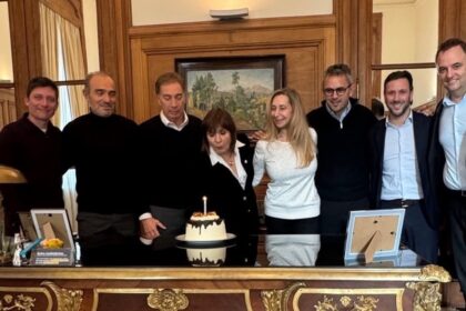 tras-las-criticas,-la-foto:-karina-milei-y-manuel-adorni-celebraron-junto-a-patricia-bullrich-su-cumpleanos