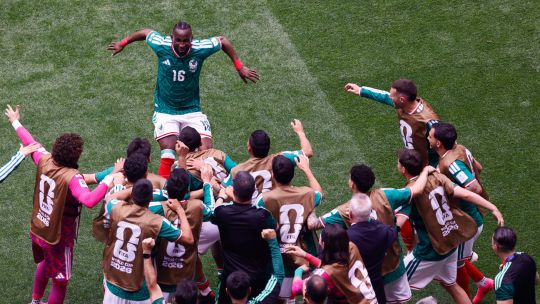 dominant-mexico-defeat-south-africa-2-0-in-world-cup-opener