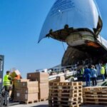 el-costo-oculto-de-volar:-el-transporte-aereo-emite-hasta-75-veces-mas-co2-que-los-barcos