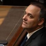 pressure-mounts-on-milei’s-cabinet-chief-adorni-after-cash-stash-admission