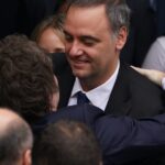 milei-avalo-a-adorni-con-un-reposteo-en-redes,-pero-crece-la-presion-interna-para-que-se-vaya