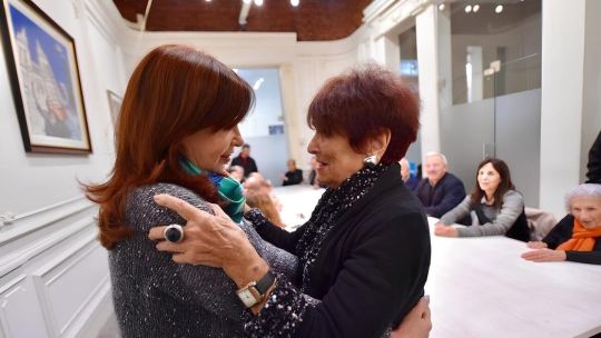 la-politica-argentina-despide-a-taty-almeida:-que-dijeron-cristina-kirchner-y-axel-kicillof