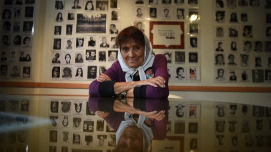 tireless-human-rights-activist-taty-almeida,-founding-member-of-madres-de-plaza-de-mayo,-dies-at-95