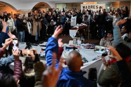 admirers-bid-farewell-to-taty-almeida,-symbol-of-argentina’s-human-rights-struggle