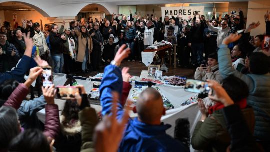 admirers-bid-farewell-to-taty-almeida,-symbol-of-argentina’s-human-rights-struggle