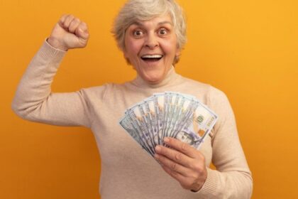 el-metodo-del-ahorro-invertido-para-asegurar-tus-ahorros-en-dolares-apenas-cobras