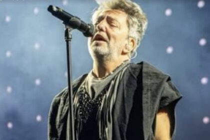 la-brutal-caida-de-adrian-dargelos-en-pleno-show-de-babasonicos