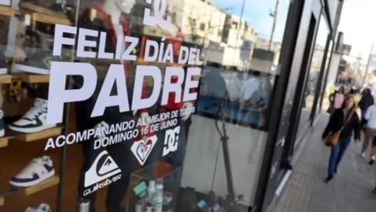 dia-del-padre:-los-bancos-ofrecen-mas-cuotas-para-tentar-a-un-consumidor-que-controla-precios