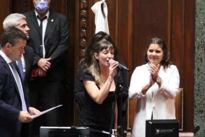 una-legisladora-portena-de-kicillof-que-juro-“lealtad-absoluta”-por-cristina-kirchner-ahora-la-critica-duramente:-“jode-bastante-las-pelotas”