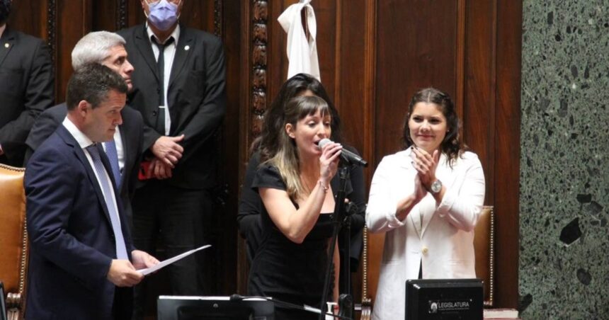 una-legisladora-portena-de-kicillof-que-juro-“lealtad-absoluta”-por-cristina-kirchner-ahora-la-critica-duramente:-“jode-bastante-las-pelotas”