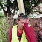 “pense-en-atarme-y-tirarme-al-rio,-pero-tengo-que-darle-de-comer-a-mi-familia”:-el-dramatico-reclamo-de-un-trabajador-de-san-javier-que-se-encadeno-contra-su-patron