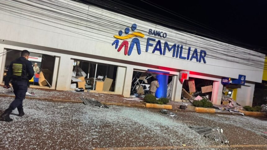 ataque-comando-en-paraguay:-se-escondieron-en-el-bano-por-la-explosion-del-banco-y-el-dueno-de-casa-termino-detenido-por-error