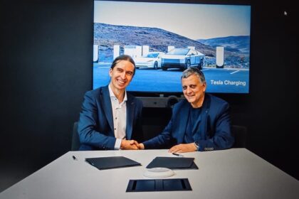 acuerdo-entre-ypf-y-tesla-en-estados-unidos:-cargadores-electricos-rapidos-y-almacenamiento-de-energia
