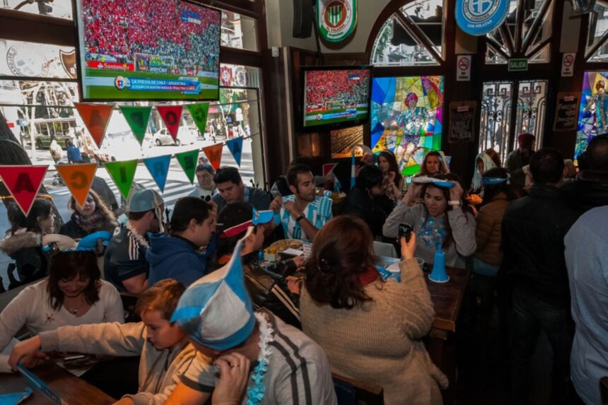 where-to-watch-the-world-cup-in-buenos-aires:-a-local-guide