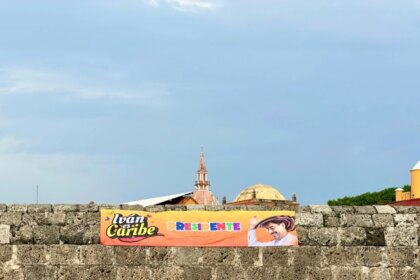 alcalde-dumek-turbay-ordena-retirar-publicidad-de-ivan-cepeda-que-pusieron-sobre-las-murallas-de-cartagena:-‘ni-tendero-ni-mural-para-proselitismo’