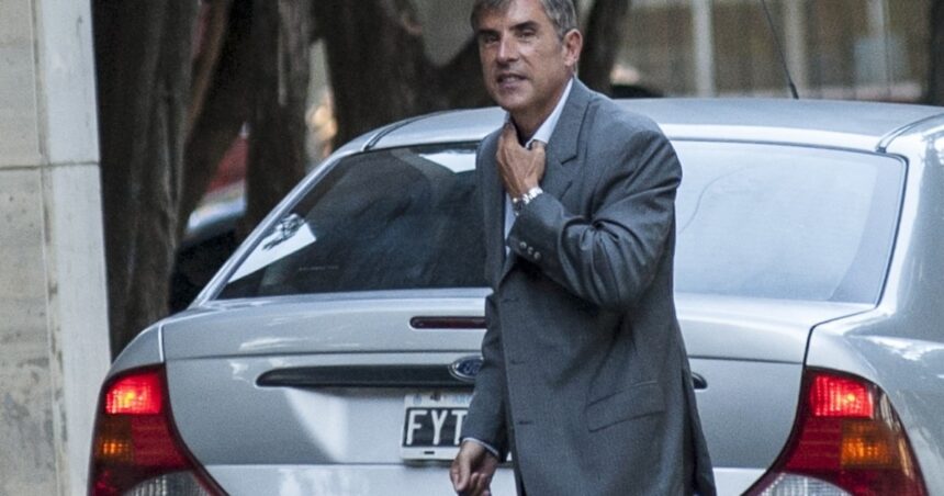 el-fiscal-investiga-todos-los-ingresos-de-manuel-adorni-desde-2002-y-la-polemica-herencia-de-su-padre