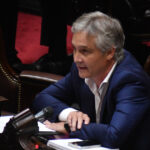 “no-deberia-pasar-un-dia-mas-en-el-cargo”:-el-pro-presiona-para-que-adorni-renuncie-y-confirma-que-votara-su-remocion-en-el-congreso