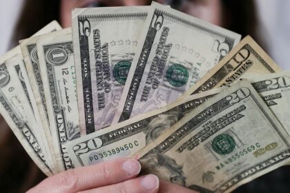 dolar-hoy-y-dolar-blue,-en-vivo:-a-cuanto-cotiza-el-oficial-y-cual-es-el-precio-del-paralelo-este-miercoles-17-de-junio,-minuto-a-minuto