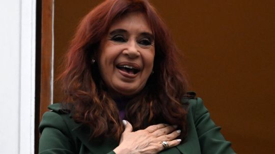 court-warns-former-president-cristina-fernandez-de-kirchner-over-supporters’-rallies-outside-home