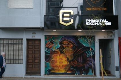 milei’s-cabinet-chief-claims-to-be-the-crypto-investor-nobody-knew