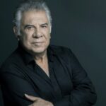 reconocido-cantante-y-actor-argentino-sufrio-un-duro-accidente-durante-una-entrevista-para-la-tv-publica:-mucha-sangre