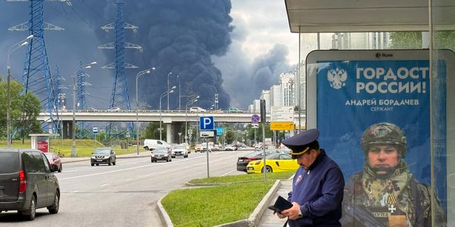 video-les-images-de-la-frappe-ukrainienne-sur-une-raffinerie-de-petrole-de-la-banlieue-de-moscou