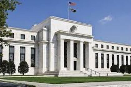 la-fed-mantuvo-las-tasas-en-el-debut-de-kevin-warsh,-pero-crece-la-division-sobre-una-suba-en-2026