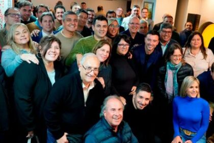 los-intendentes-radicales-se-alinean-a-de-loredo-y-le-restringen-armado-clave-a-bornoroni