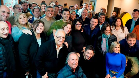 los-intendentes-radicales-se-alinean-a-de-loredo-y-le-restringen-armado-clave-a-bornoroni