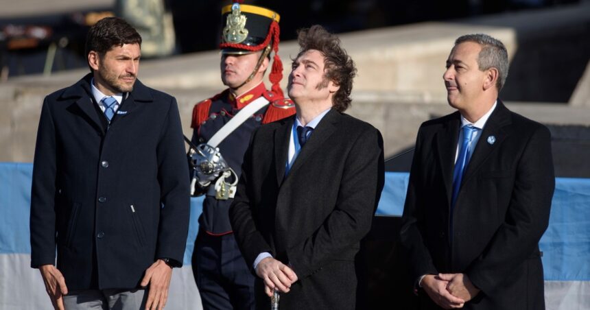 acto-de-la-bandera:-javier-milei-lleva-a-manuel-adorni,-espera-a-patricia-bullrich-y-negocian-el-lugar-de-villarruel